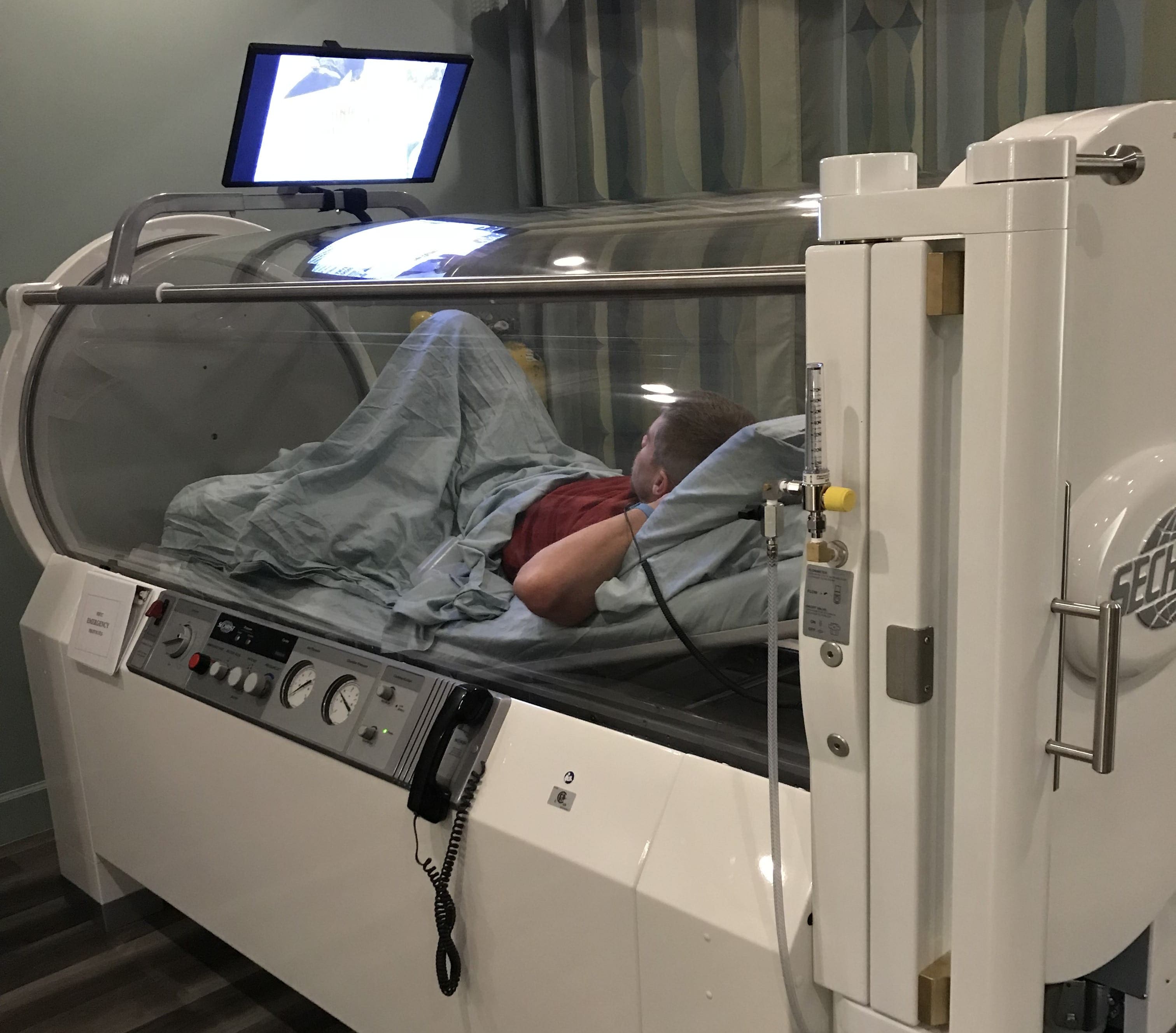 hyperbaric healing treatment center monoplace hyperbaric chamber